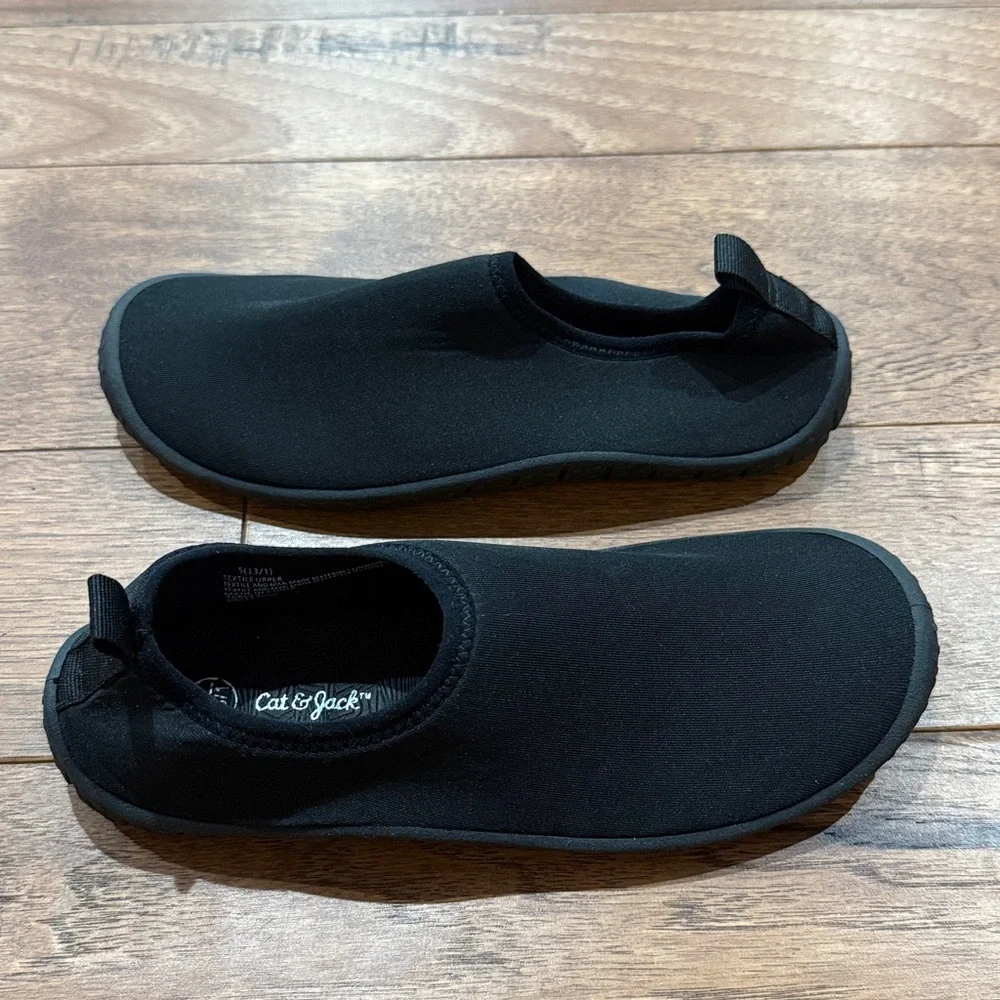 Cat & Jack Kids Girls Grover Black Slip On Water Shoes - Size S (13/1)